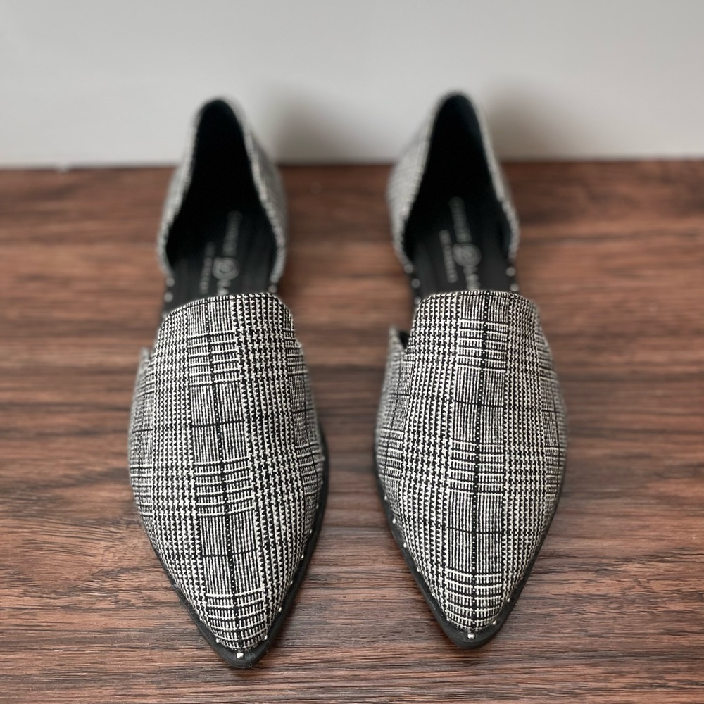 Women’s flats